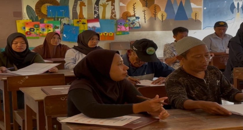SDN Gelaran II Karangmojo Bagikan Rapor dan Imbau Orang Tua Awasi Anak Saat Liburan